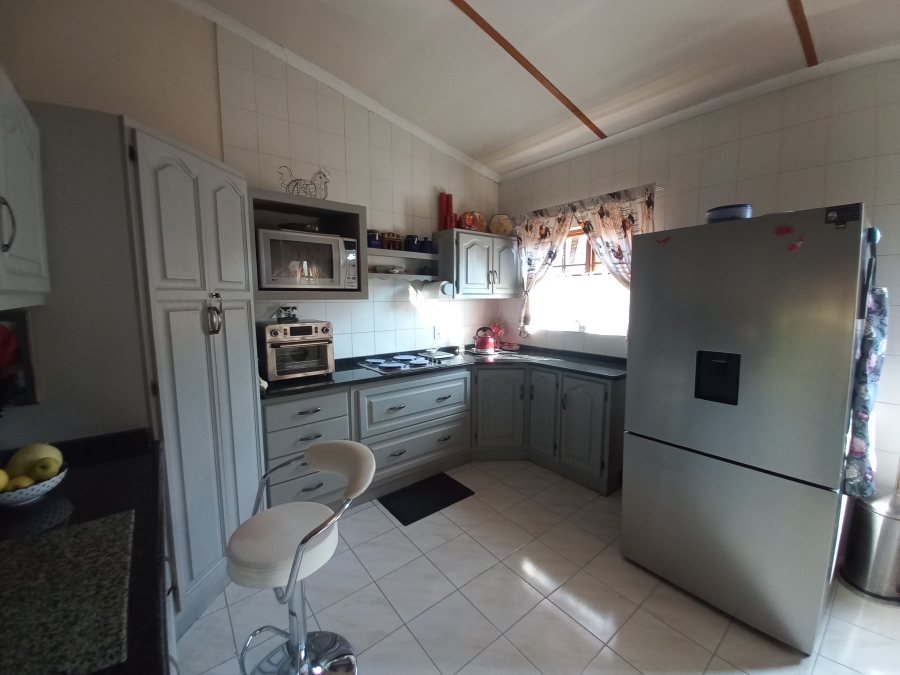 4 Bedroom Property for Sale in Safari Gardens North West